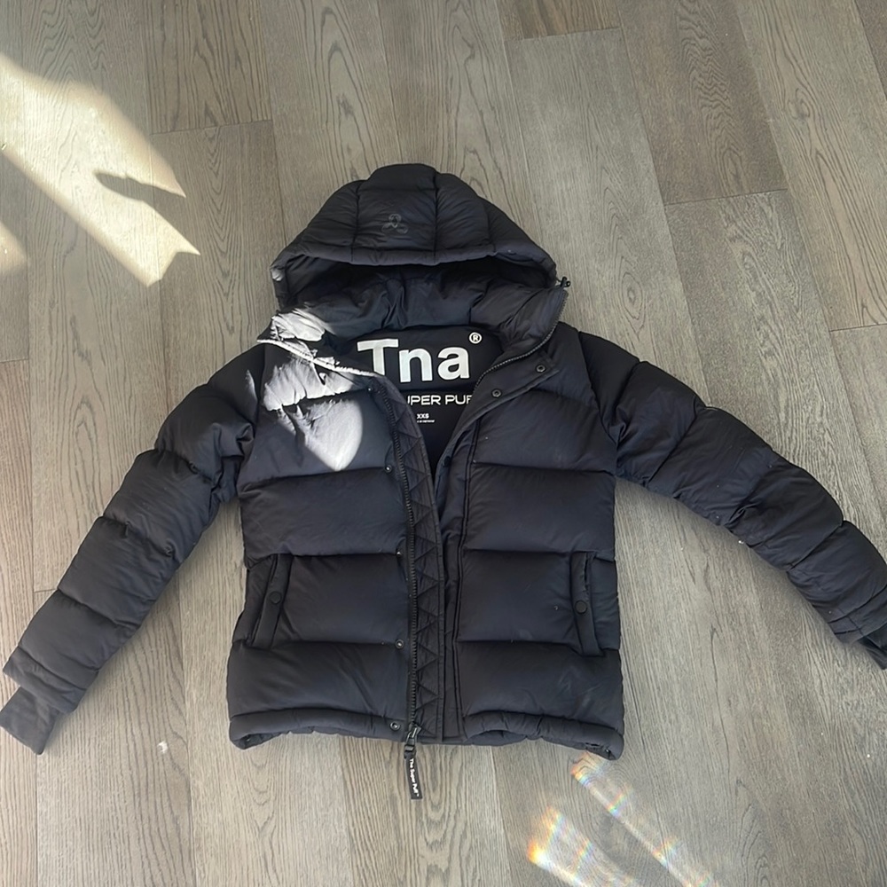 Aritzia super puff